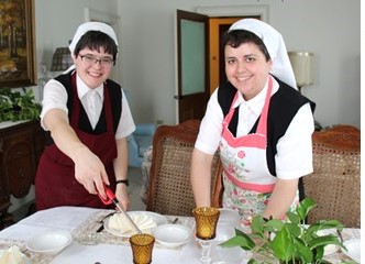 Novices-cooking-2.jpg