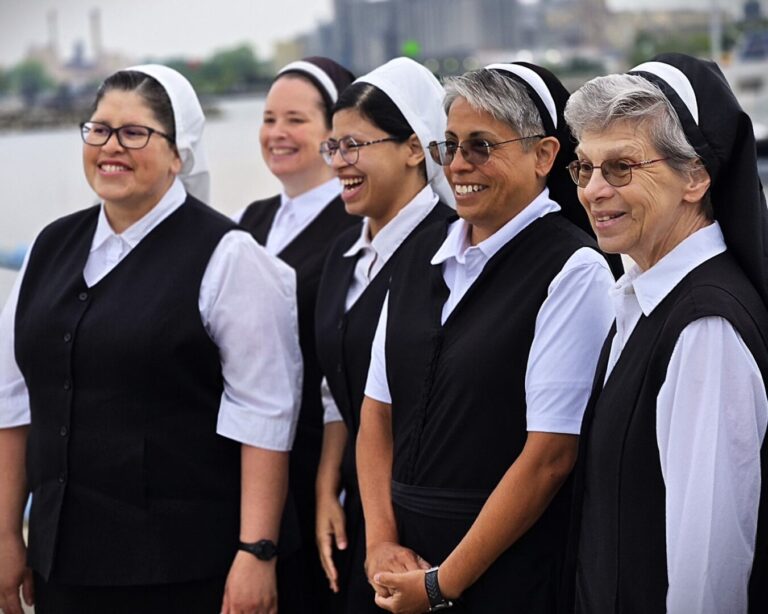 Franciscan-Sisters-Meet-with-Discerning-