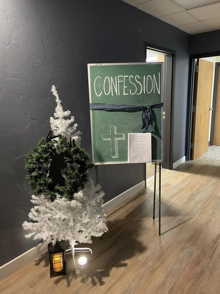 Holy-Family-Marinette-Confession-Sign-for-Connected-2024